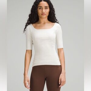 Lululemon Half Sleeve Close-to-body Shelf T-shirt size 6 Bone